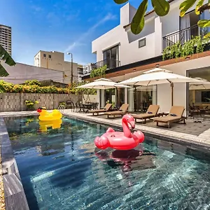 https://luxurious-500m-villa-private-pool-300m-to-beach.dananghotels.net